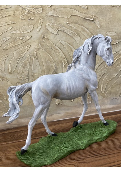 At Duran Küçük indirimleri