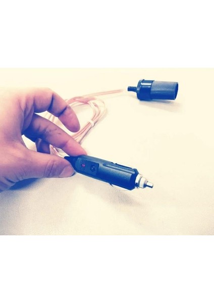 12 ve 24 Volt Uyumlu Araç Çakmaklık Uzatma Kablosu - 1 Metre
