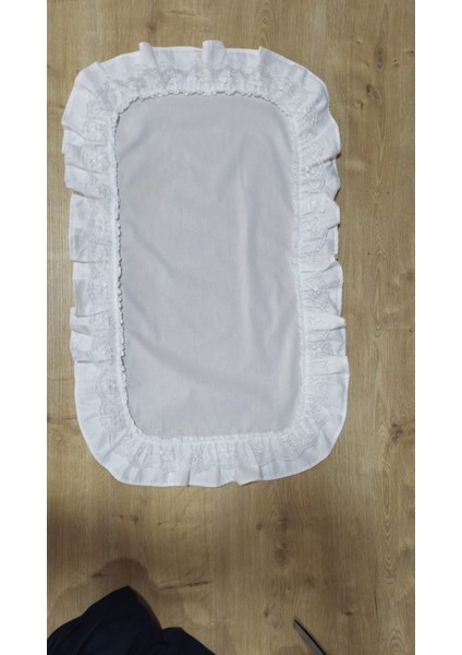 %100 Pamuk Saten ile Naturel Yumuşak Dokunuş Vintage Görünümlü Fırfırlı Güpürlü Runner 50CM x 80CM