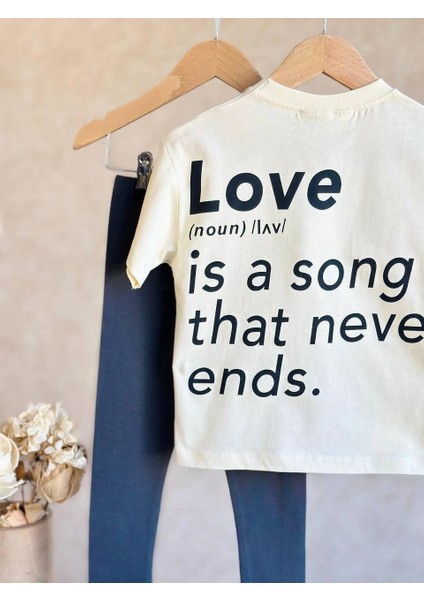 Disney Bambi Desenli Pamuklu Sırt Yazı Detaylı Kız Çocuk T-Shirt ve Tayt Takım 7-8 Yaş fırsatları