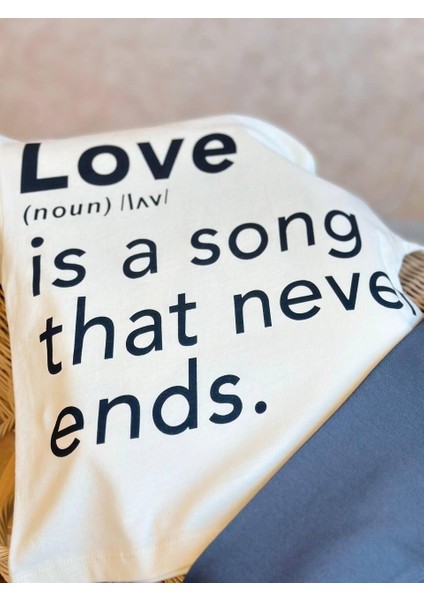 Disney Bambi Desenli Pamuklu Sırt Yazı Detaylı Kız Çocuk T-Shirt ve Tayt Takım 7-8 Yaş indirimleri