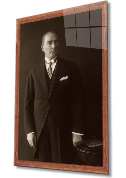 Marsilyan- Atatürk Cam Tablo