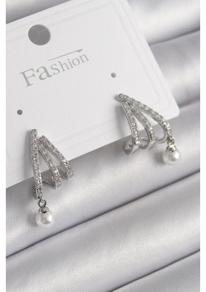 Pirinç Gümüş Renk Zirkon Taşlı Pençe Model Inci Detay Kadın Küpe - TJ-BKP9958