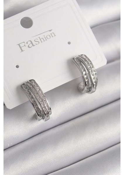 Pirinç Gümüş Renk Zirkon Taşlı Yarım Halka Model Kadın Küpe - TJ-BKP9978