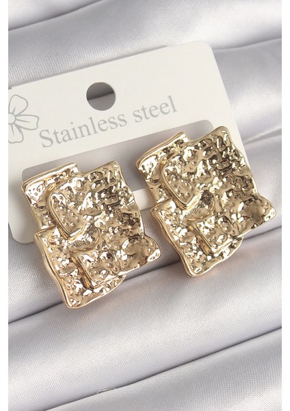 Pirinç Gümüş Renk Işlemeli Kare Plaka Model Kadın Küpe - TJ-BKP10258