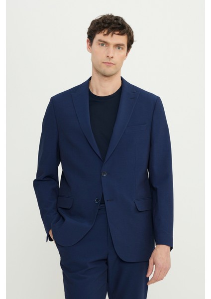 Slim Fit Dar Kesim Kırlangıç Yaka Gofre Desenli Kapak Cepli Esnek Takım Elbise