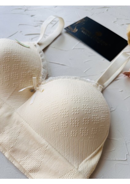 Celine C Cup Bambu Hisli Ultra Rahat Polamid Kumaştan Dokulu Dantel Detaylı Balensiz Desteksiz Sütyen modelleri