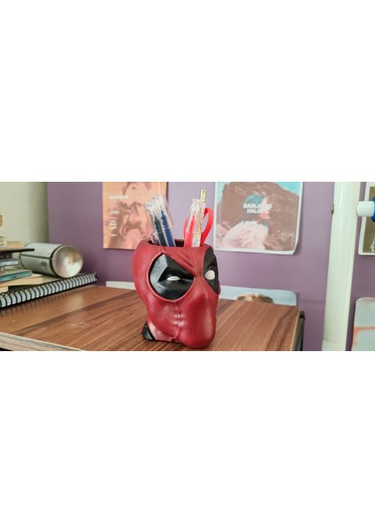 Zoneepıc - Deadpool Temalı El Yapımı Kalemlik | Kalem Organizer | Masaüstü Dekoratif Aksesuar