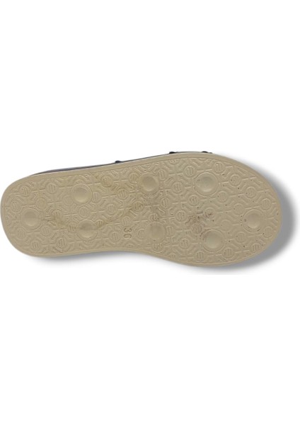 Parmi 24305 Kadın Siyah Çapraz Bant Dolgu Topuk Terlik indirimleri