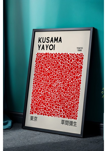 Sonsuz Noktalar: Kırmızı Nokta Deseni ile Doğal Ahşap Çerçeveli Japandi Poster