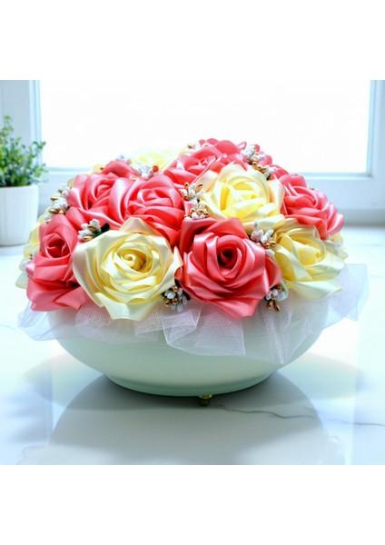 Büyük Metal Vazoda Saten Gül Dekoratif Çiçekler