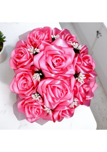 Pembe Kalp Kutuda Saten Beyaz ve Pembe Güller - Hediyelik Çiçek -