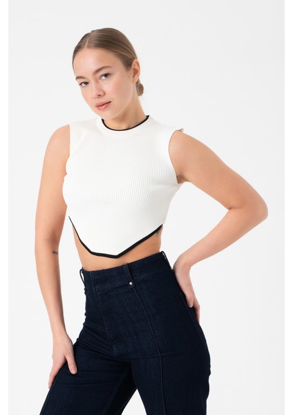 Kolsuz Triko Crop Bluz - Beyaz
