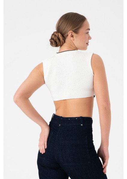 Kolsuz Triko Crop Bluz - Beyaz