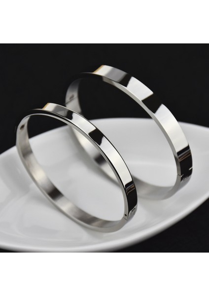 4mm Tarzı Siyah Unisex Moda Klasik Dört Renkli Şans Bileziği Kol Bileziği Çift Aşk Takısı Paslanmaz Çelik Kendin Yap Takı (Yurt Dışından) fiyatları