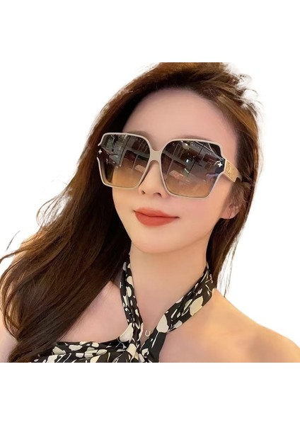 Yaz Çok Yönlü Yeni Büyük Kare Çerçeve Metal Harfli Güneş Gözlüğü Moda Trendi Kişilik Bayan Güneş Gözlüğü Trendi (Yurt Dışından) fiyatları
