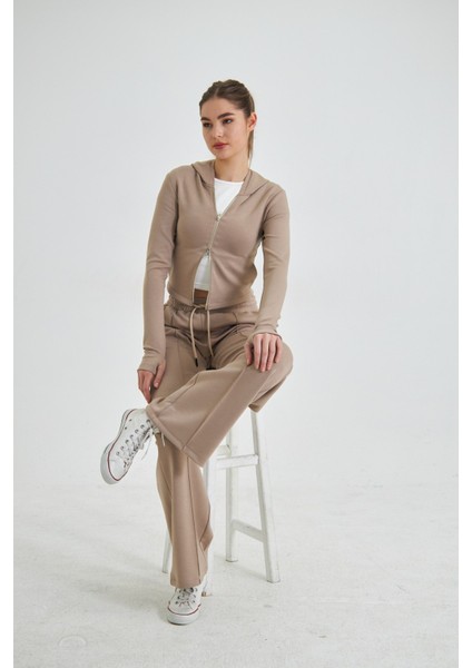 Fermuarlı Kapüşonlu Sweatshirt ve Geniş Paça Özel Dikim Pantolon Modal Kumaş modelleri