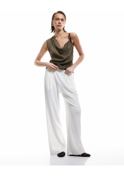 Regular Fit Cepli Pile Detaylı Geniş Paça Kumaş Pantolon