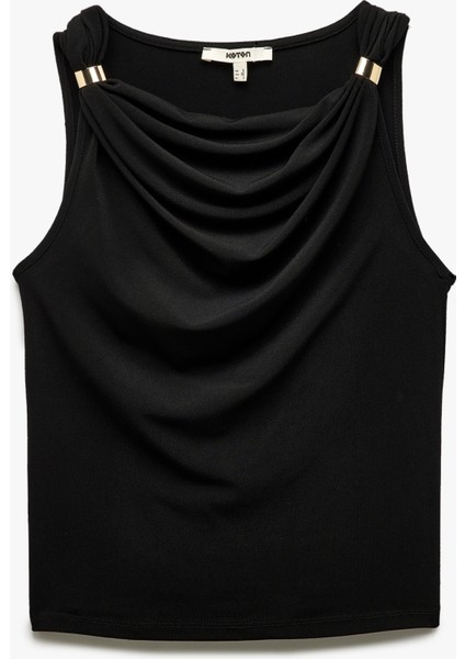 Krep Scuba Kumaş Metal Aksesuar Detaylı Kolsuz Degaje Yaka Bluz