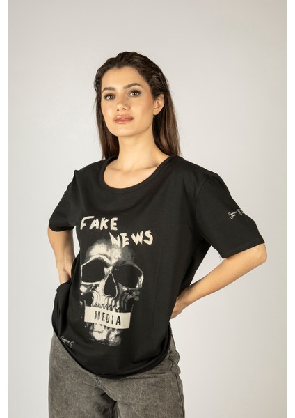 Woxxo Fake News Baskılı Unisex Oversize T-Shirt -Siyah Lycralı Modal/pamuk fiyatları
