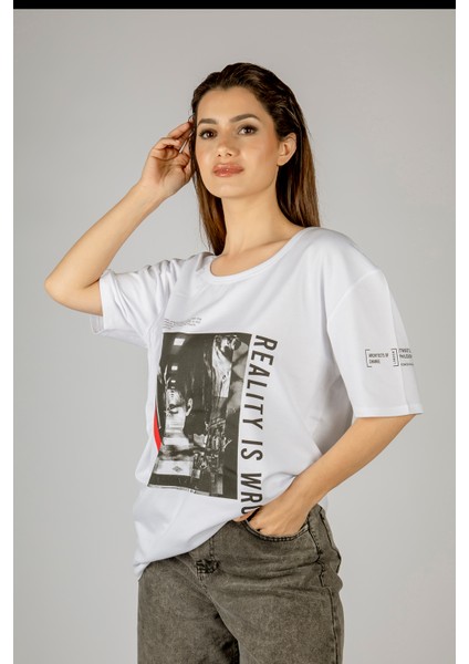 Woxxo Reality Is Wrong Baskılı Unisex Oversize T-Shirt -Beyaz Lycralı Modal/pamuk