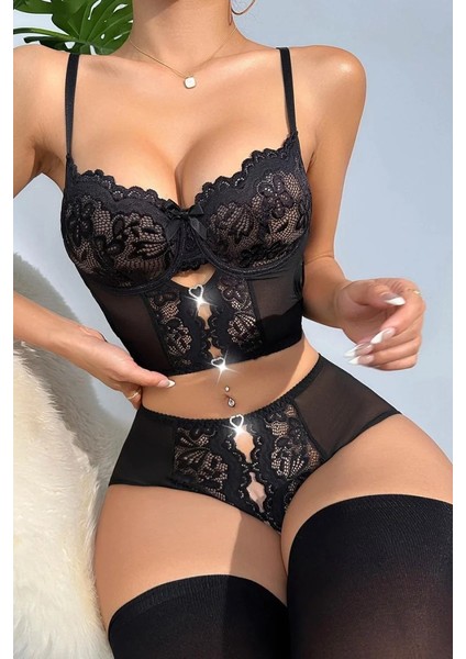 Modern Göz Alıcı Dantelli & Çorap Kombinli Jartiyer Gecelik Set fiyatları