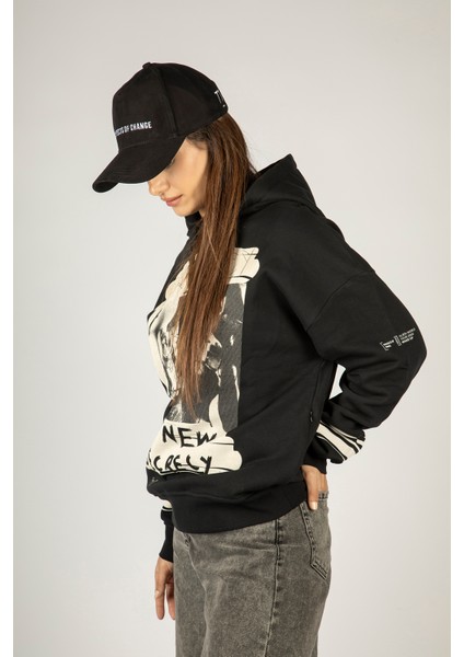 Privacy The New Cecrecy Baskılı Kapüşonlu Unisex Sweatshirt - Siyah %100 Organik Pamuk fiyatları