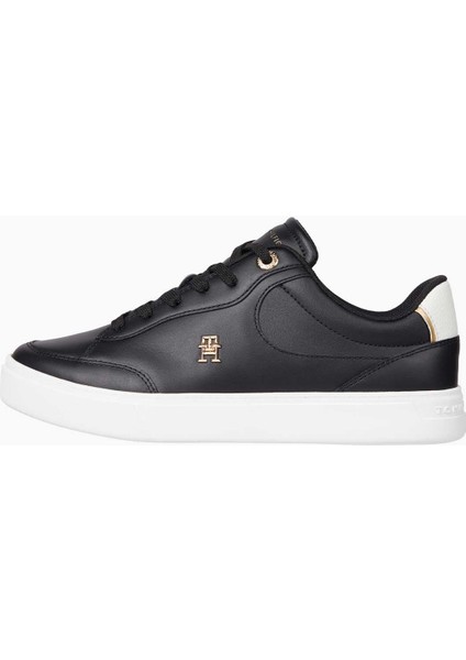Chic Court Sneaker