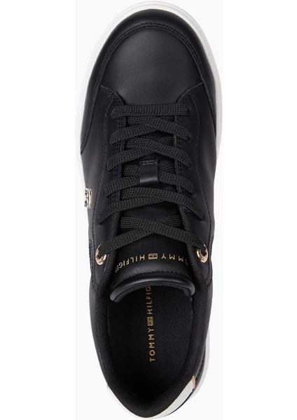 Chic Court Sneaker