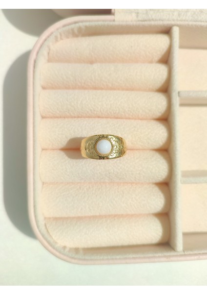 Kadın Otantik Yuvarlak Beyaz Taş Yüzük