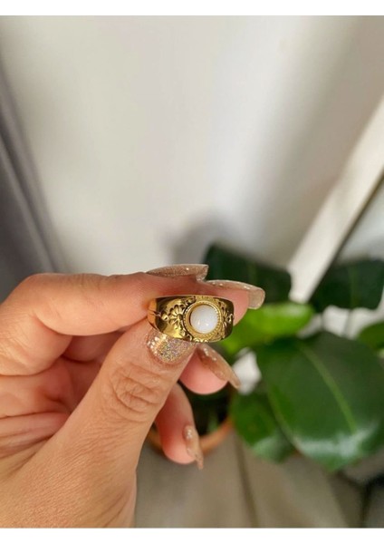 Kadın Otantik Yuvarlak Beyaz Taş Yüzük modelleri