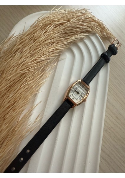 Retro Minimal Deri Kordon Vintage Kadın Kol Saati fiyatları