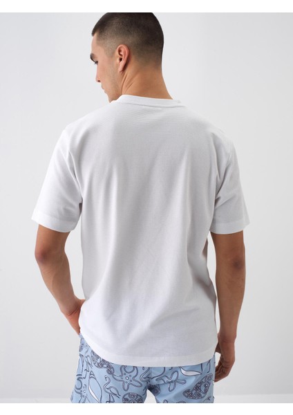 Beyaz Regular Fit Pamuklu Tişört fırsatları