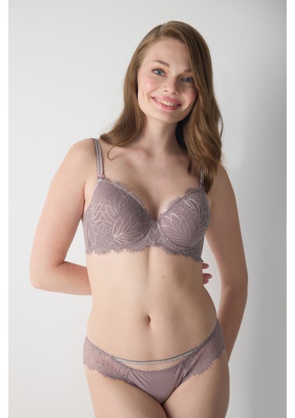 Dantelli Taşlı Sulu Sütyen fırsatları