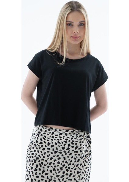 25Y0511K1 Kadın Kısa Kollu Crop T-Shirt fiyatları