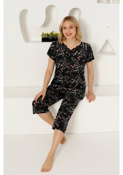 Kadın Çiçek Desen Dantel Detay Viskon Kısa Kol Kapri Pijama Takımı fiyatları