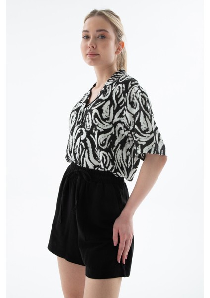 25Y0606K1 Kadın Keten Şort fırsatları