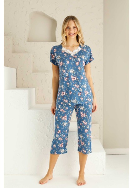 Kadın Çiçek Desen Dantel Detay Viskon Kısa Kol Kapri Pijama Takımı