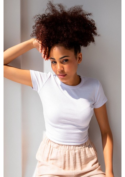 Kadın Fitilli Bisiklet Yaka Basic Crop T-Shirt