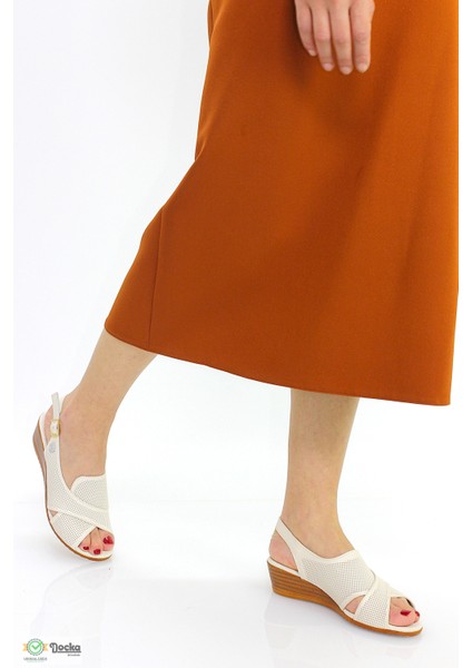 Kadın Dolgu Topuk Şık Günlük Hakiki Deri Sandalet M26YS2730