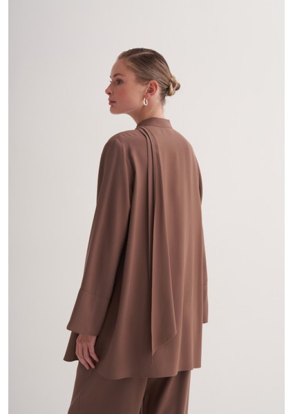 Kahverengi Rahat Kalıp Geniş Kollu Fular Yaka Gömlek fırsatları