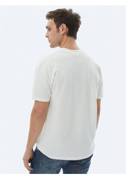 Ekru Bisiklet Yaka %100 Pamuk T-Shirt