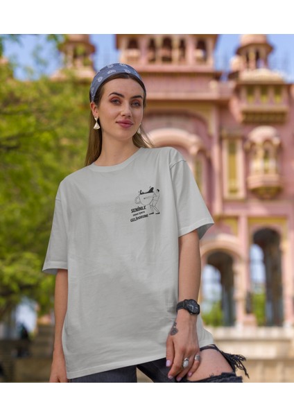 Seninle Kahve Içmeye Geliyorum Baskılı Oversize Tişört