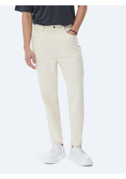 Açık Bej Düz Dokuma Carrot Fit Casual Pamuk Karışımlı Pantolon fiyatları