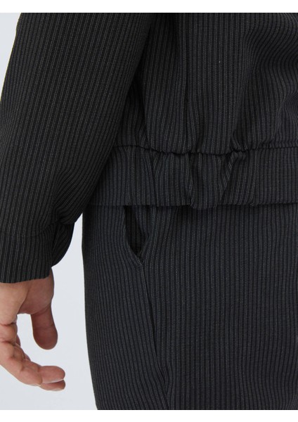 Siyah Çizgili Comfort Fit Takım Elbise