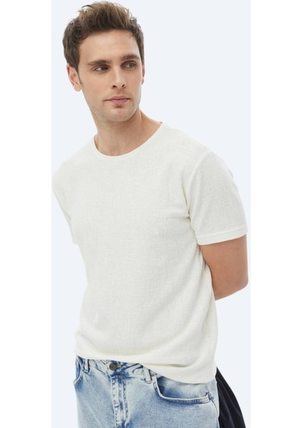 Siyah Jakarlı Bisiklet Yaka Pamuk Karışımlı T-Shirt