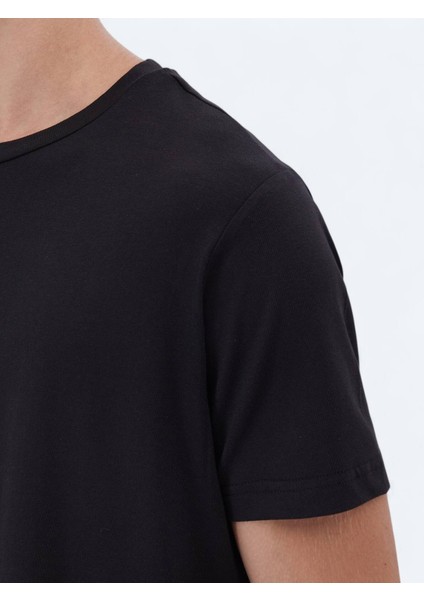 Siyah Bisiklet Yaka Pamuk Karışımlı T-Shirt