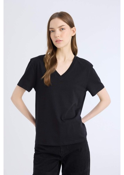 Regular Fit V Yaka Basic Düz Kısa Kollu Tişört D9593AX25SM modelleri