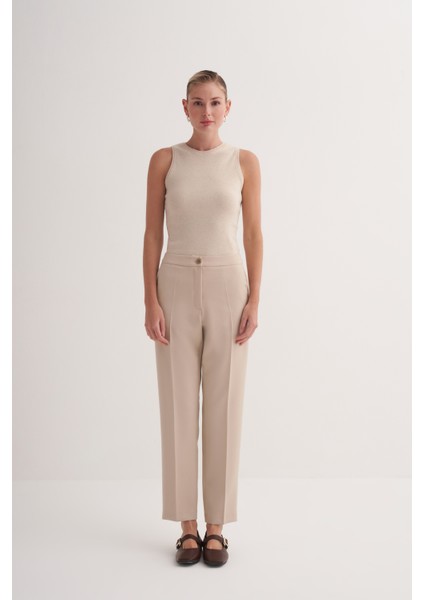 Bej Rahat Kalıp Yüksek Bel Cepli Havuç Pantolon