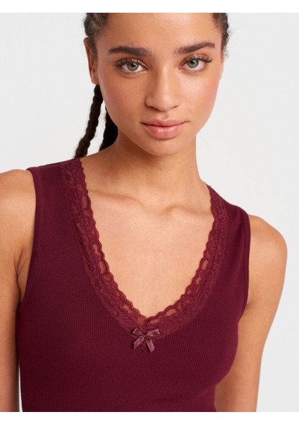 31778 Dantel Detaylı Top-Siyah